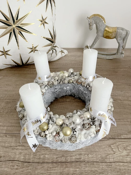 Arany-ezüst adventi koszorú Arany-ezüst adventi koszorú